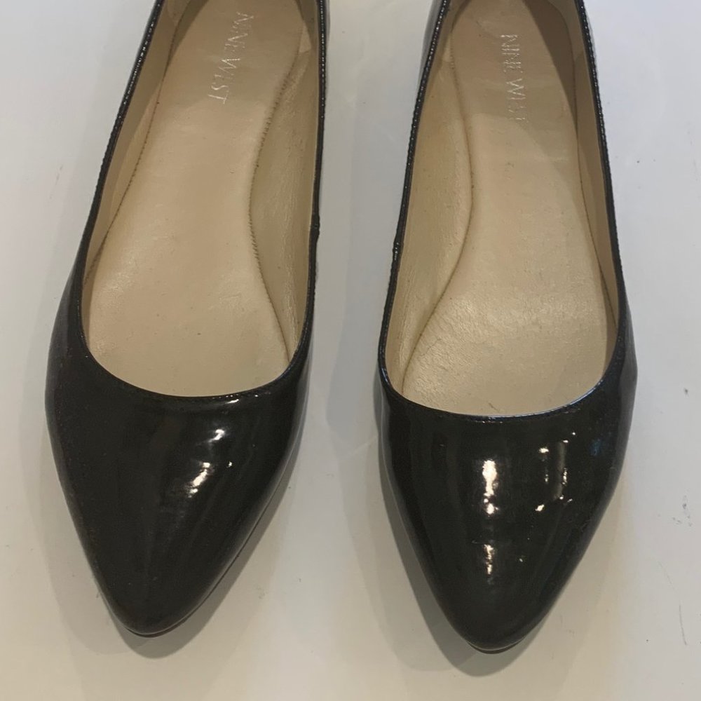 Chic patten leather flats